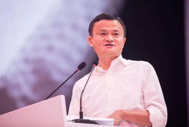 刘强东年轻时的照片，和现在奶茶妹妹相比，网友感叹：真让人心酸