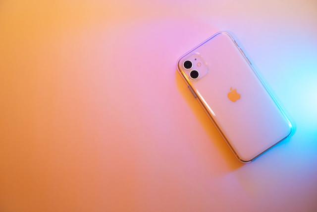 华为等安卓厂商已放弃，苹果独家领跑，iPhone 12有望出道即巅峰