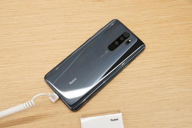小米也有库存压力?6400万四摄+8G+大电池,跌至1300元太值了!