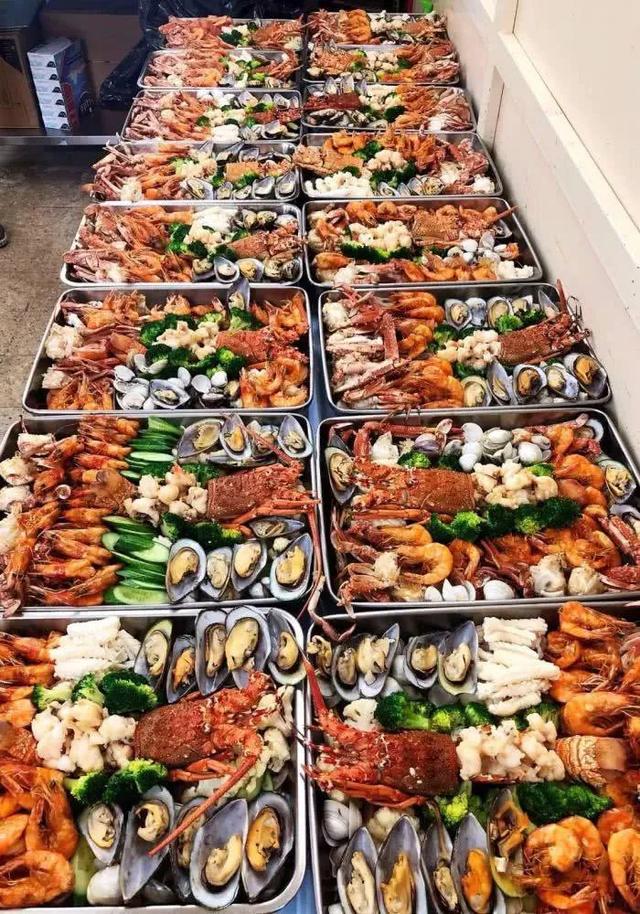 华为员工吐槽：公司食堂把我们当“猪”养，富士康员工：真不知足