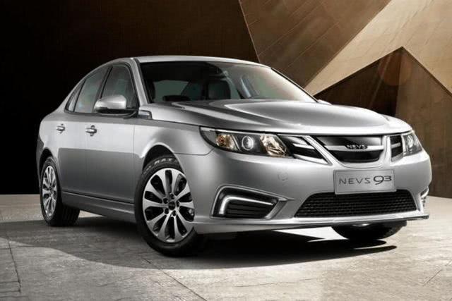 许家印砸2800亿挑战比亚迪！首款车现世，网友：十年前的车吧