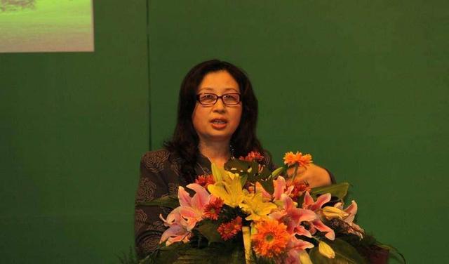 华为董事长不是任正非吗？为何她屡次出手挽救华为，她是谁