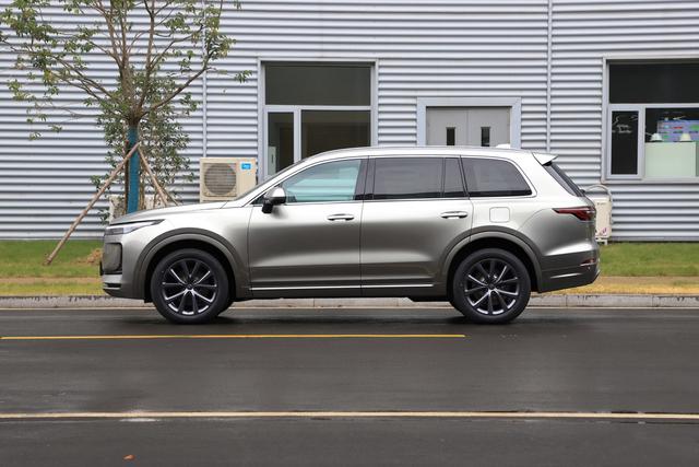 X5、Q7迎来新对手，马力326匹不足33w，预售120分钟订单超4万台