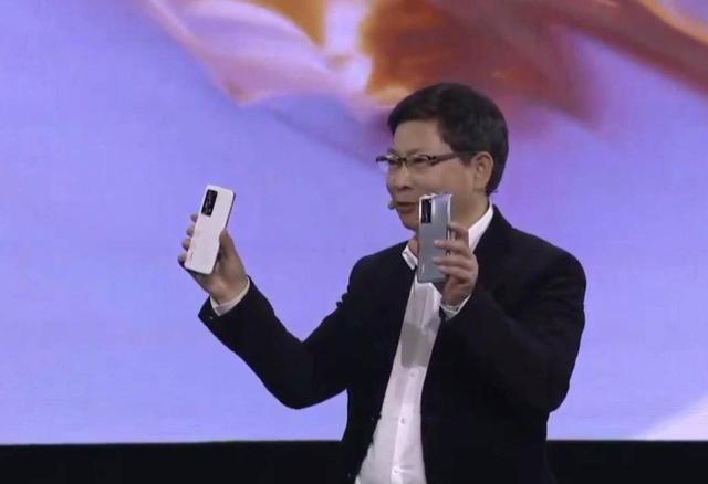 华为单品“销量王”，口碑超iPhone11，基本无短板