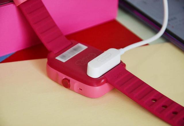 前后500万双摄搜狗糖猫T10儿童手表测评，用AI赋能儿童成长和学习