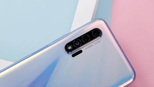 喜欢华为的朋友终于等到，麒麟990+128G的高端旗舰，跌至两千以内