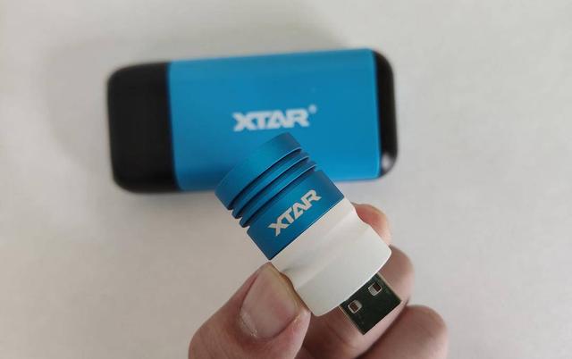 兼容所有18650电池，XTAR爱克斯达PB2C智能充电器上手测评