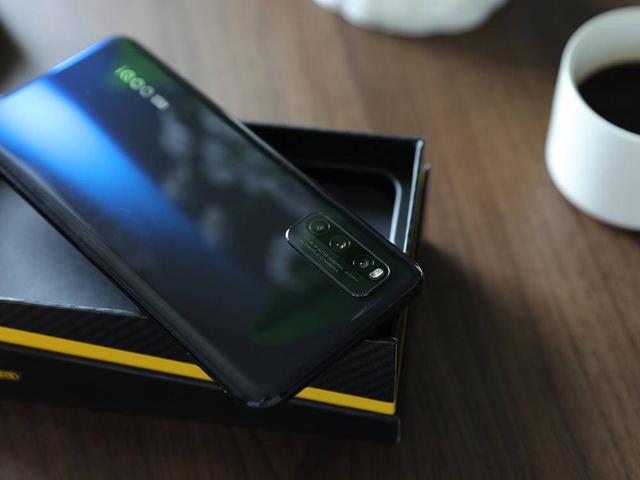 实测iQOO Z1：从颜值到性能，这部手机征服了我