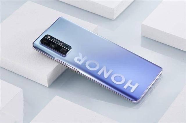 华为苹果齐发力，这三款机型的实用性足够使用四年时长