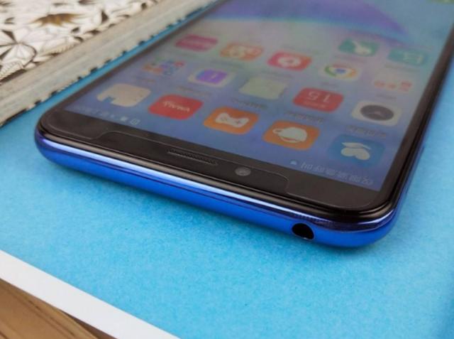 手机耳机孔除了插耳机，这3个用法也很实用，还能查询银行卡余额