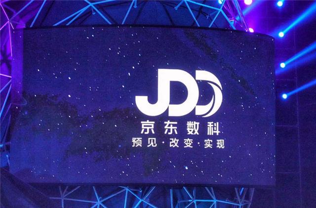 刘强东有多能“忍”，明明手里有3张王牌，却一直“默不作声”