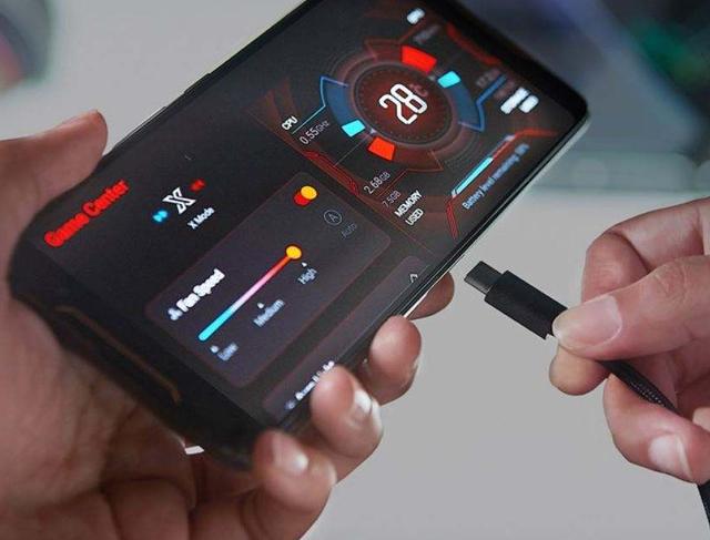 别不当回事！这4种充电方式，让手机充电越来越慢、耗电越来越快