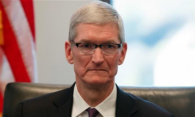 发布不到两个月狂跌300元，新iPhone在中国受打击，库克无可奈何
