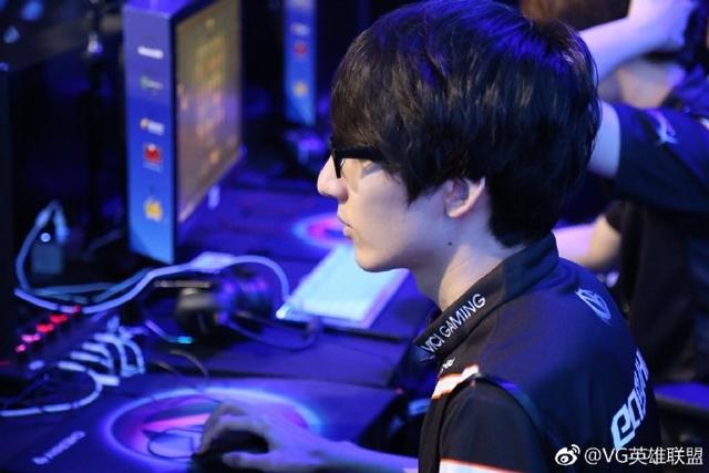 三年前的6月2号VG成功击败EDG,从此VG在LPL年年垫底