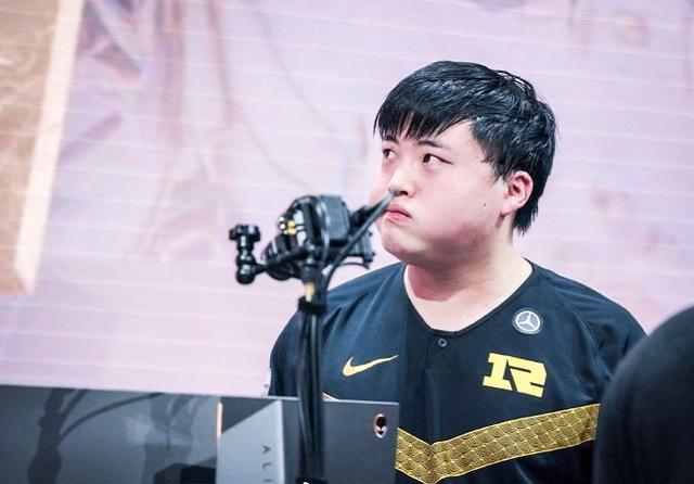 UZI夏季赛退役了吗?RNG终于发布夏季赛大名单:UZI不在其中