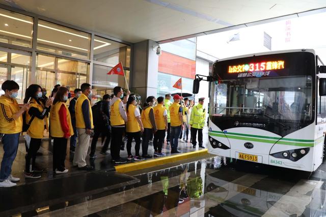 长沙：智能驾驶从“城区试验”向“市民试乘”迈进