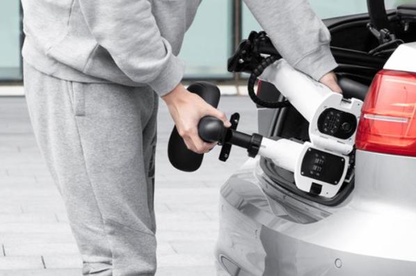 小米“迈凯伦”级电动车！续航80公里，陆家嘴金融男：上班不迟到