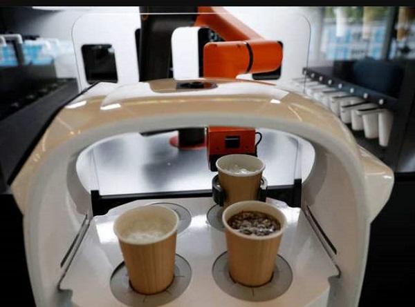 全球首个机器人餐厅在广东开业，人工智能正在悄悄代替你的岗位