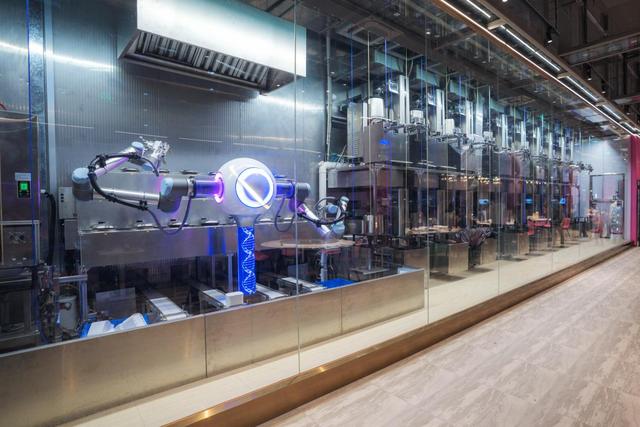 碧桂园跨界玩转机器人餐厅，开启机器人餐饮时代新纪元