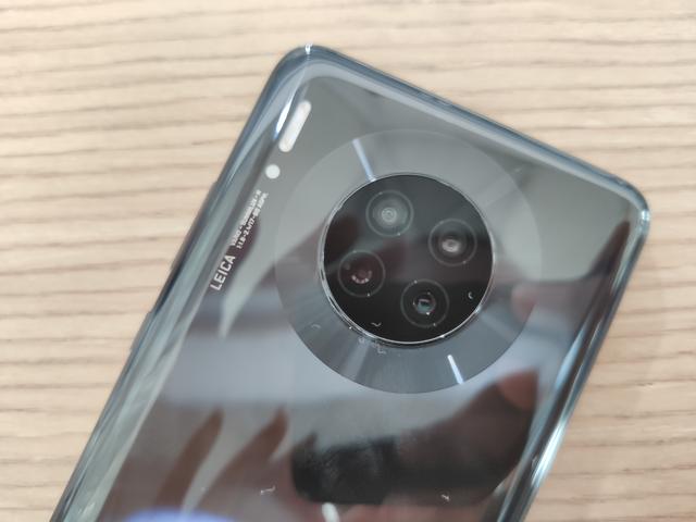 从4299降到3369,从高端市场跌到中端市场,网友:终于等到了