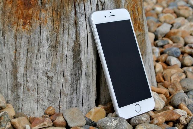 苹果iPhone 12系列将全部配备OLED屏