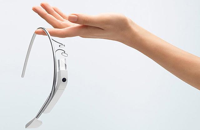 苹果眼镜Apple Glass冒泡：一款可以矫正近视的AR眼镜