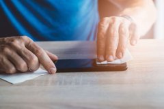 如何清洁手机、电脑保护自己免受冠状病毒的侵害