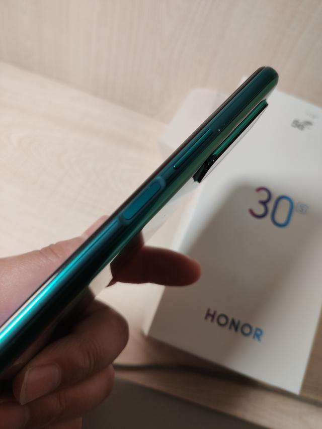 荣耀30S真机上手，憋了一肚子心里话，不吐不快！