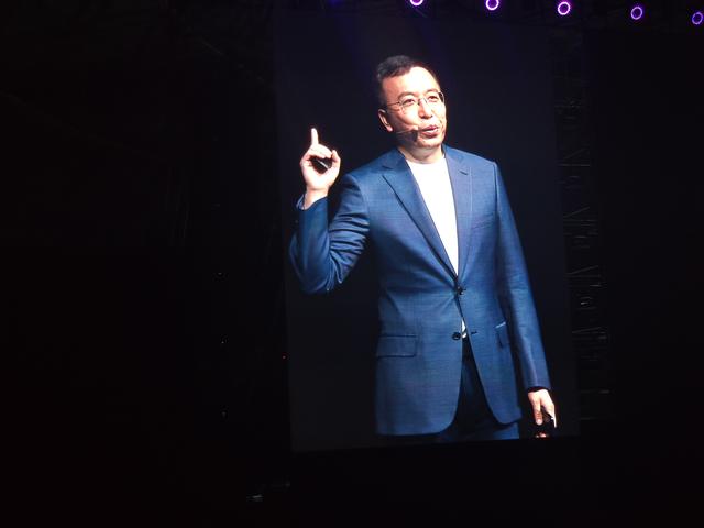 荣耀V30 Pro:新低价,恭喜了
