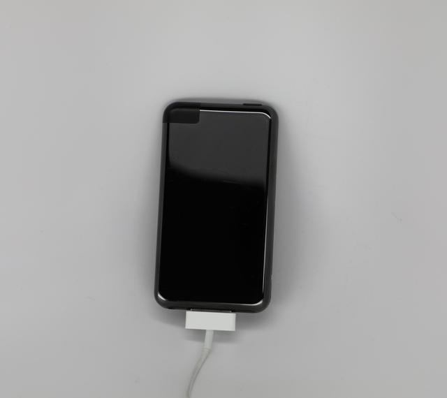 第一代iPod touch原型曝光：采用Mac Pro亮面黑色工艺
