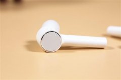 小米新真无线降噪耳机现身，或与超大杯一同发布
