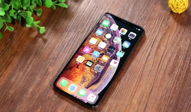 从9599跌至4199,iPhone在中国依旧受宠,库克:没有5G又怎样?