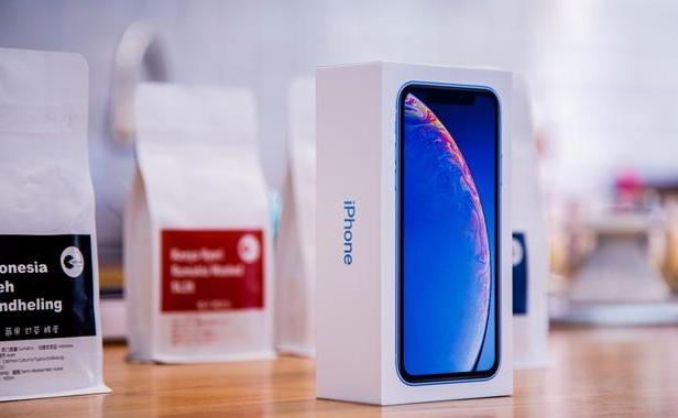 从6499跌至3899,iOS13+双卡双待,果粉:不等iPhone12了!
