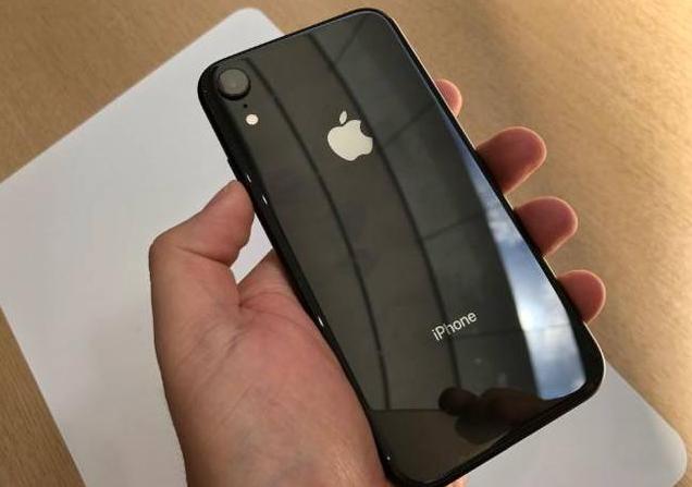 从6499跌至3899,苹果彻底发飙,iOS13+双卡双待,真香!