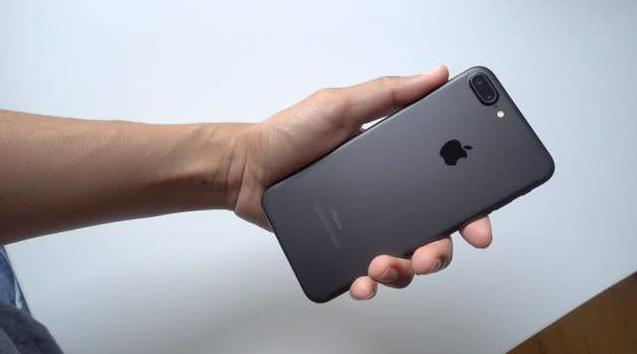 苹果良心了，降价最猛的iPhone手机诞生！果粉：真不该买那么早