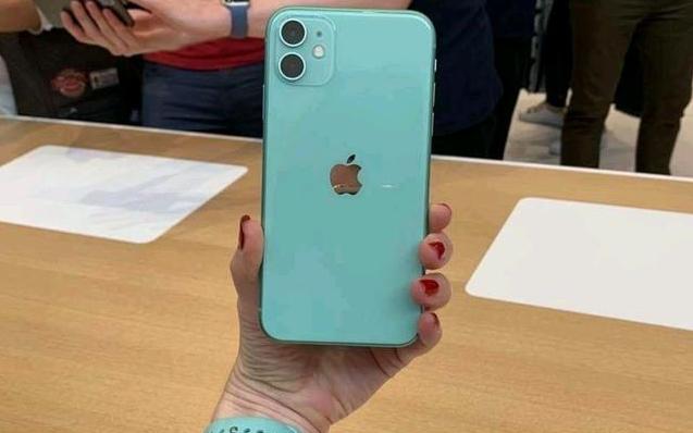买小米10 Pro好还是iPhone11?实体店老板给出了最好建议,很受用