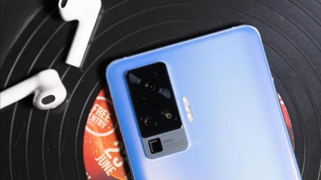 vivo x50Pro+正式开售，最贵的超大杯居然性价比最高？！