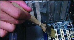 内存条卡槽怎么清理