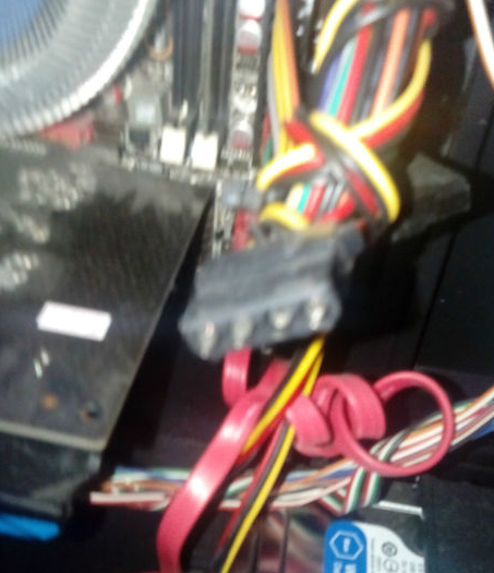 电脑机箱风扇的组装方法