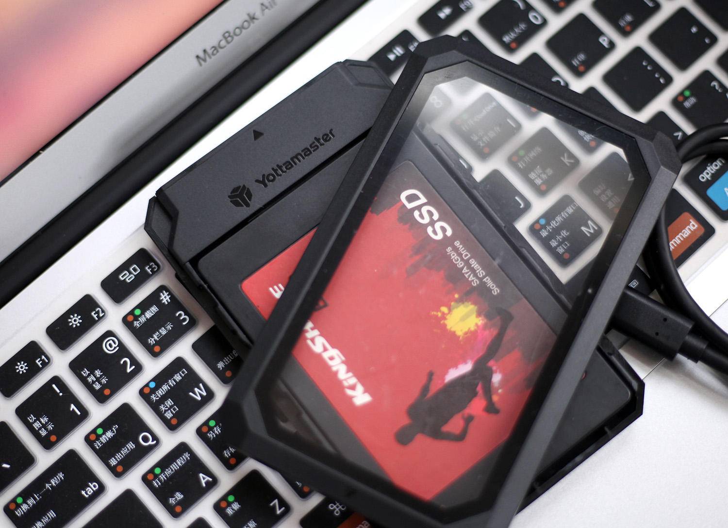 别让好看的硬盘藏起来，Yottamaster透明硬盘盒图赏