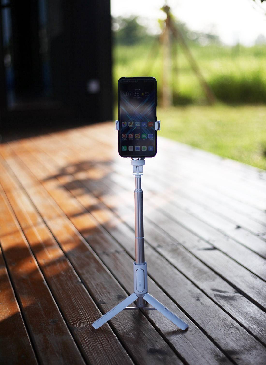 自拍杆+稳定器+三脚架,出游必备神器就是它了