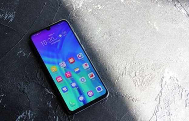 华为手机低配高价？全系列手机好评率超过95%