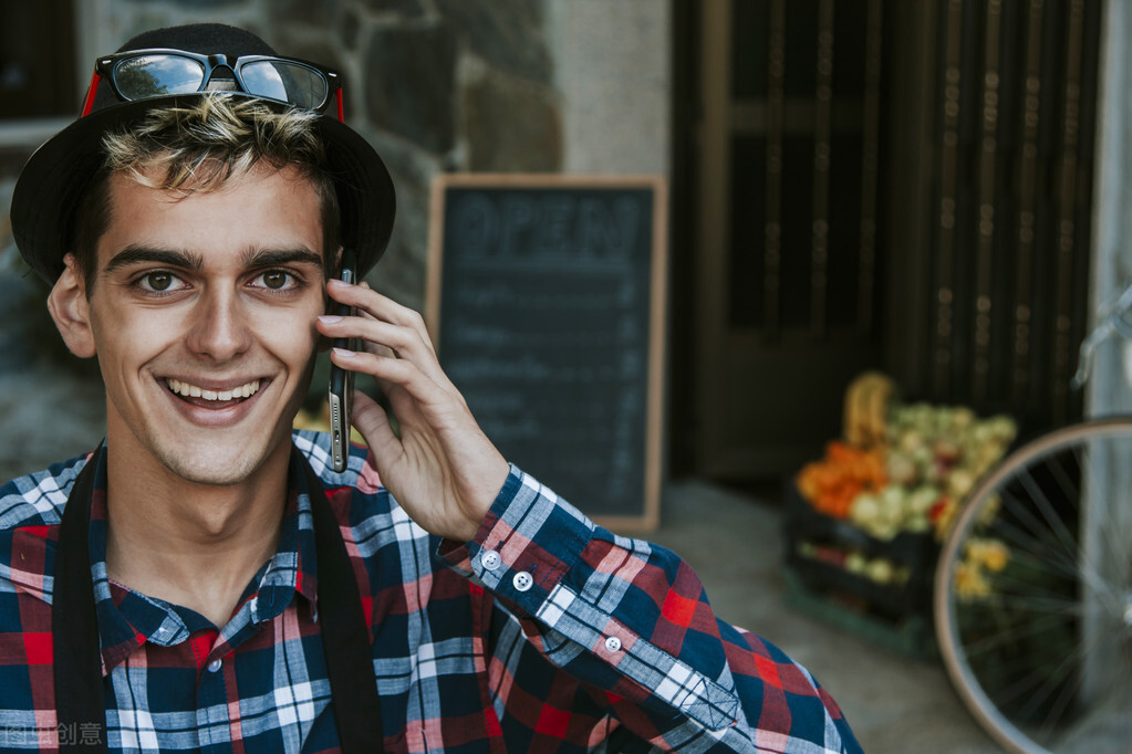 还在乱下载APP？出现4种情况，可能你被“监听”了