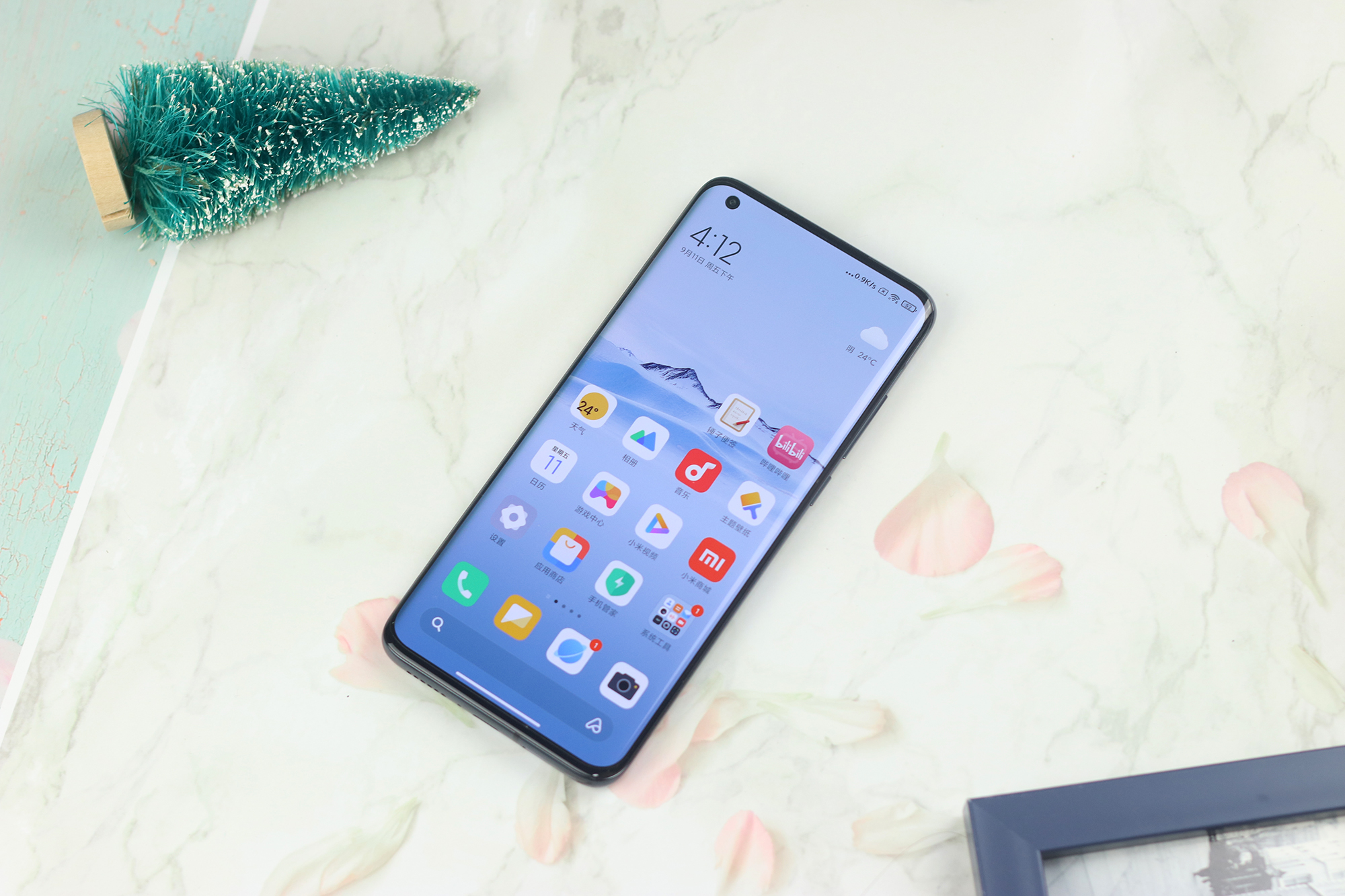 小米10至尊版：机皇表现，无奈又被迫性价比