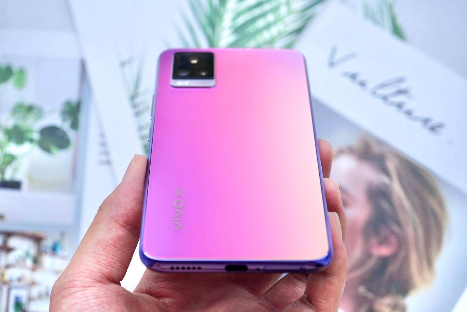 轻薄自拍旗舰彰显独特魅力，vivo S7自拍效果到底有多好？