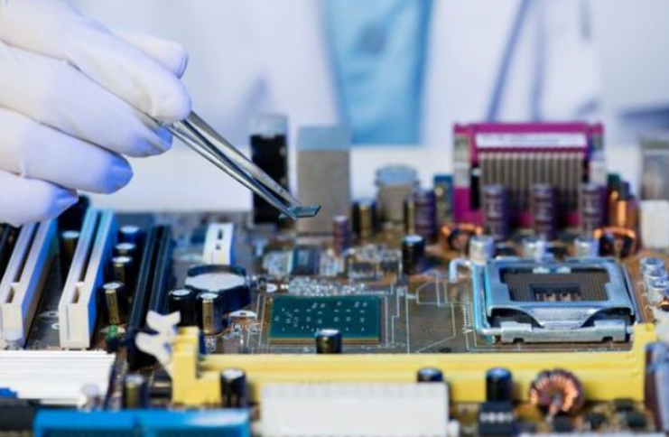 华为海思大量人才出走！又一美企正式宣布，还没到最坏情况？