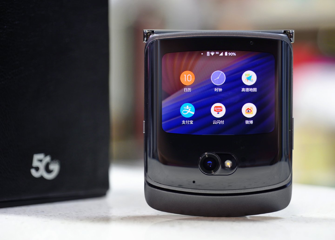 高端拼细节，摩托罗拉教科书级示范，Razr 5G拆解见证高端