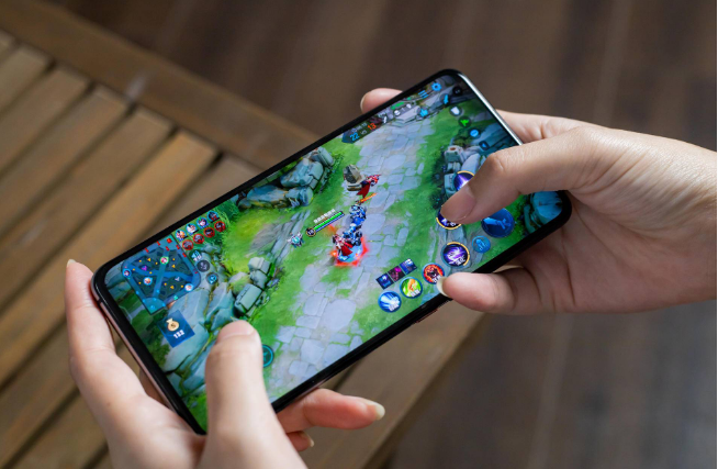 目前最适合玩游戏的三款手机，看看有你在用的吗？