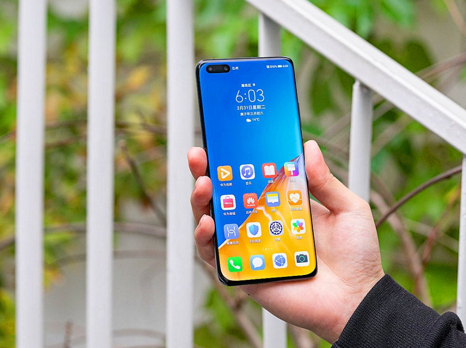 小米10至尊纪念版，上市一个月斩获5000元机型销量第一名