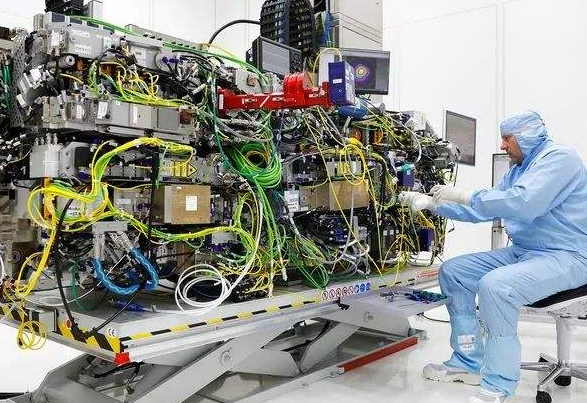 难怪华为苦恼技术，比原子弹还稀有，全球掌握核心技术的只有7家